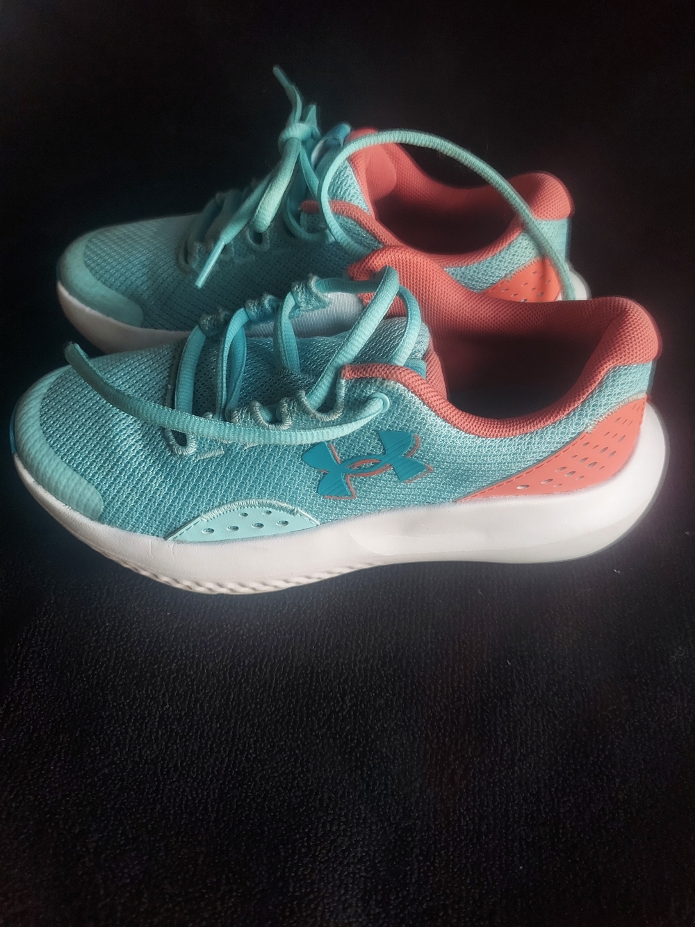 Under Armour Girls' 3.5Y Turquoise & Coral Lightweight Athletic Shoes